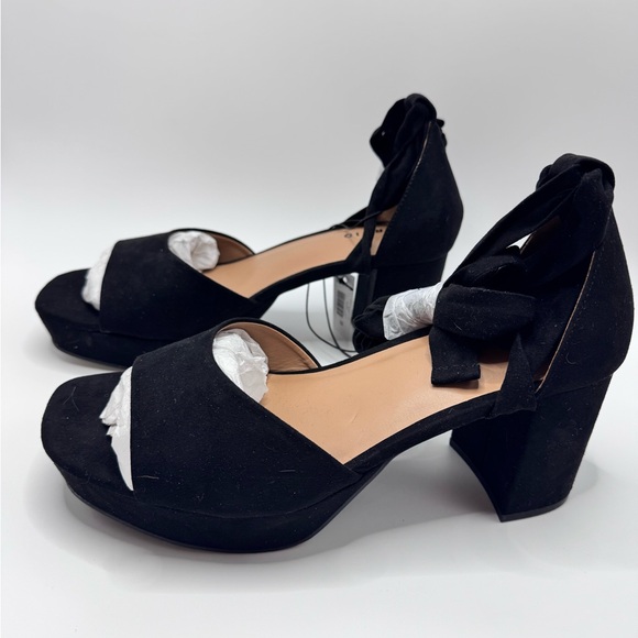 NWT- Strappy Platform Tapered Heel (WW) - Picture 1 of 7